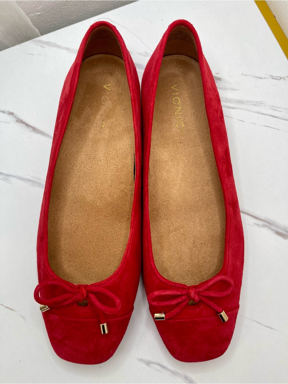 Vionic Klara Red Suede Square Toe Ballet Flats Bow Gold Hardware 10 Wide - Picture 6 of 10